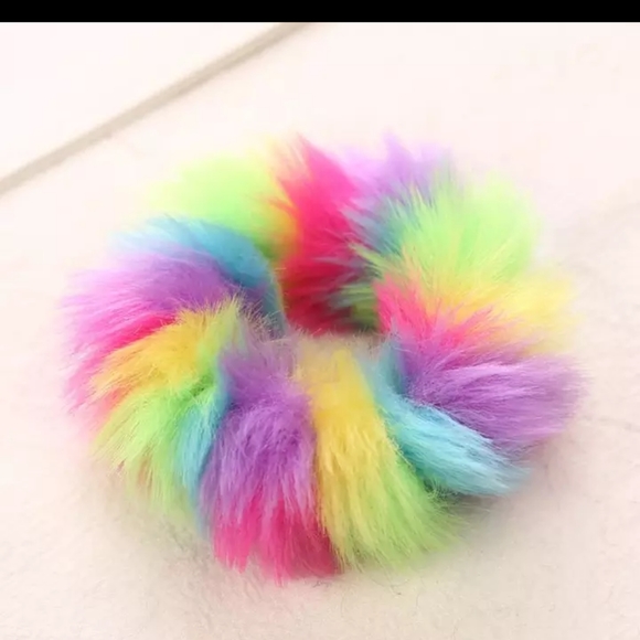 Colorful Furry scrunchies - Picture 6 of 7